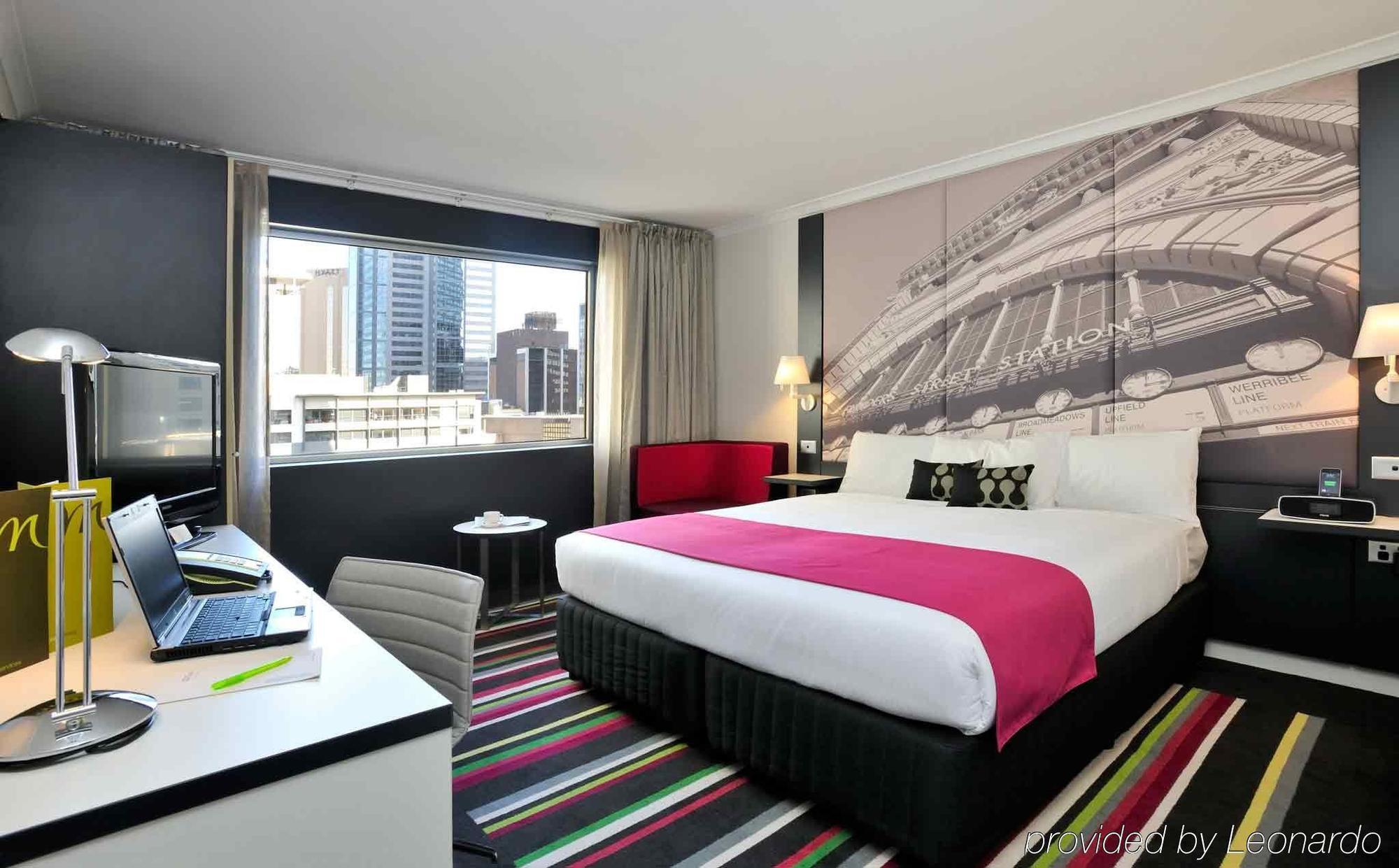 Mercure Melbourne Treasury Gardens Room photo